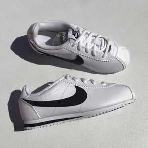 Nike Cortez sneakers size 1Y white